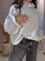 Camisola com gola e punhos com folhos em lã e mohair