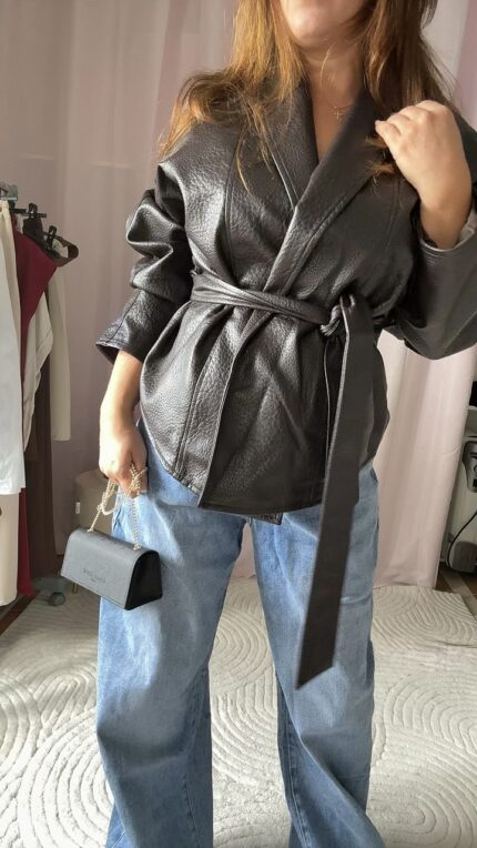 Casaco kimono Blazer ecopele com cinto - Corte Oversize